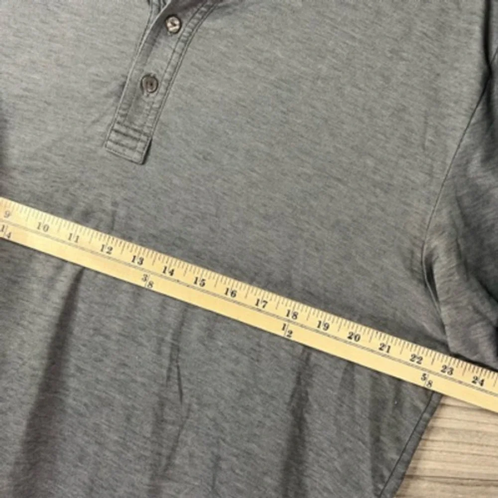 Travis Mathew Mens Golf Polo‎ Shirt Gray Short Sleeve Split Hem Collar Button XL